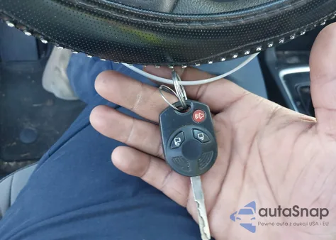 2018 Ford Escape S z USA, uszkodzony, nr VIN 1FMCU0F76JUB50349